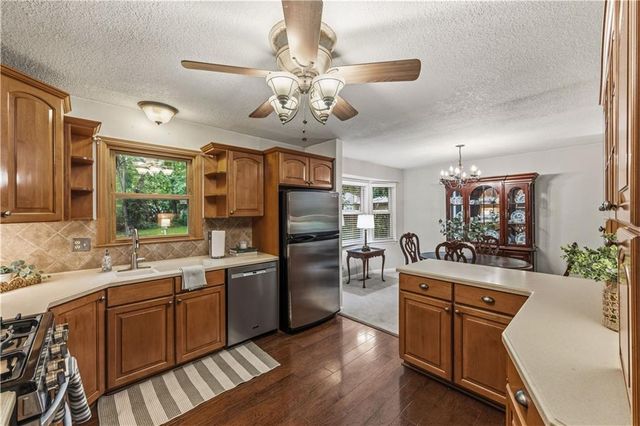4507 E 107th Terrace, Kansas City, MO 64137