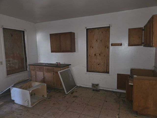 12341 S PARNELL Avenue, Chicago, IL 60628