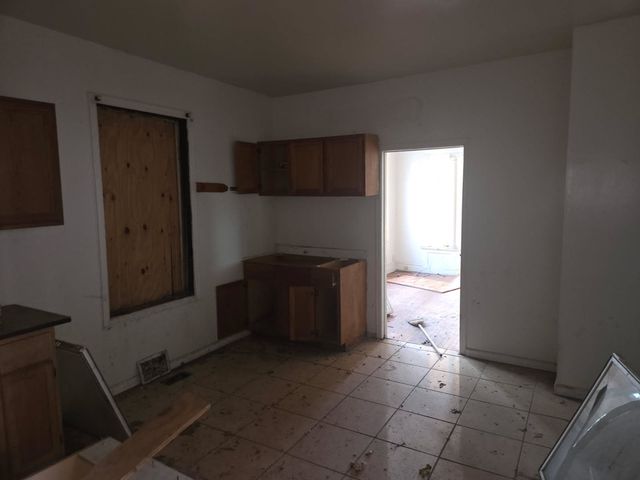 12341 S PARNELL Avenue, Chicago, IL 60628