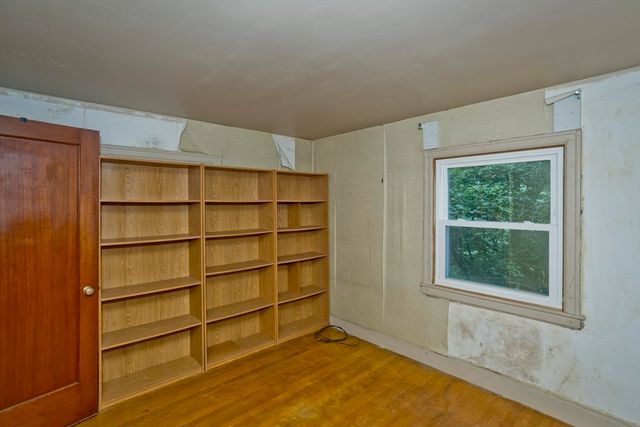 95 Craiwell Ave, West Springfield, MA 01104