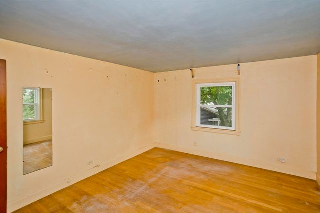 95 Craiwell Ave, West Springfield, MA 01104