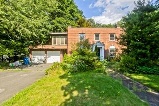 95 Craiwell Ave, West Springfield, MA 01104