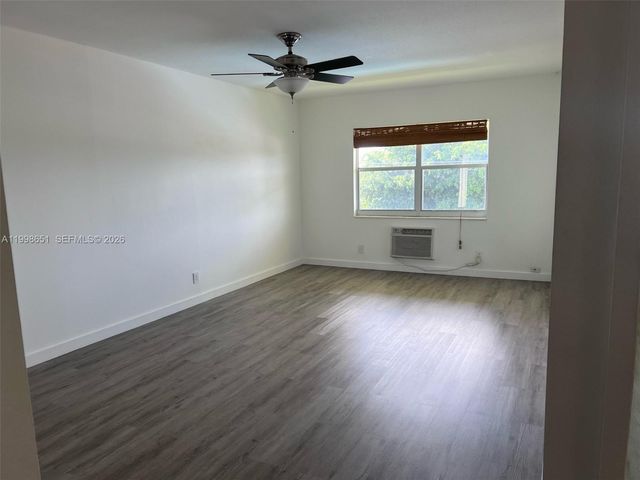 1350 E Sample Rd 306, Pompano Beach, FL 33064