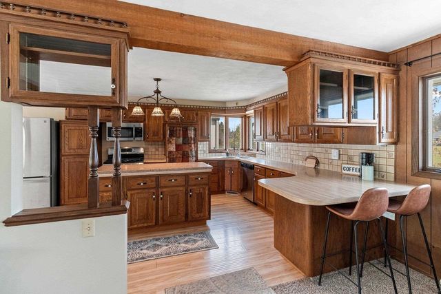 568 N NASH STREET, Hortonville, WI 54944