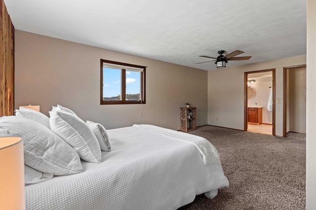 568 N NASH STREET, Hortonville, WI 54944