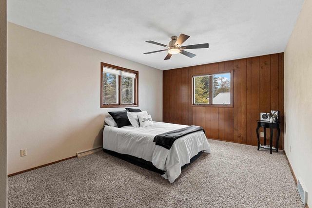 568 N NASH STREET, Hortonville, WI 54944