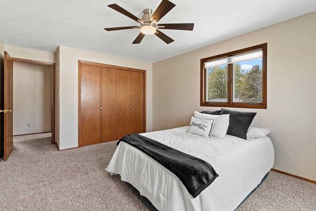 568 N NASH STREET, Hortonville, WI 54944