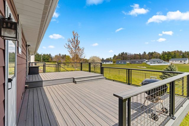 568 N NASH STREET, Hortonville, WI 54944