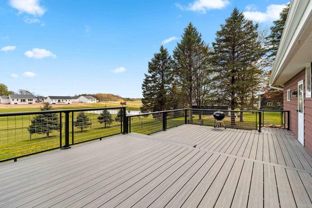 568 N NASH STREET, Hortonville, WI 54944
