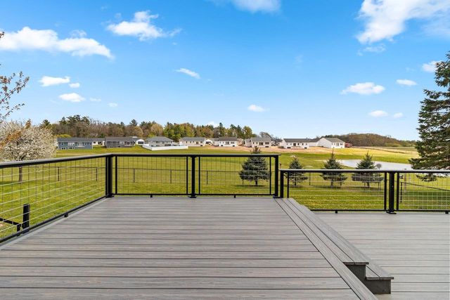 568 N NASH STREET, Hortonville, WI 54944