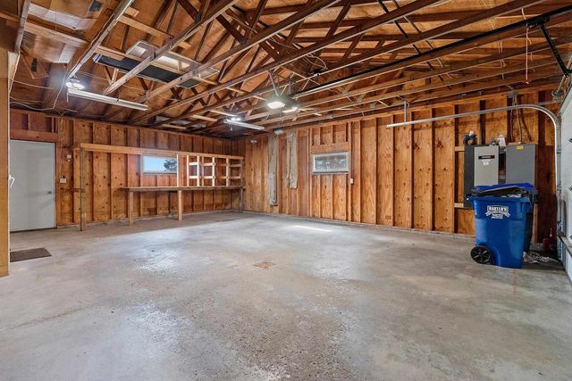 568 N NASH STREET, Hortonville, WI 54944