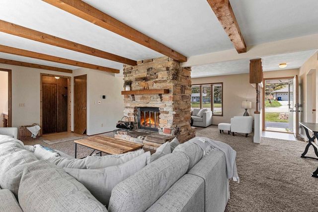 568 N NASH STREET, Hortonville, WI 54944
