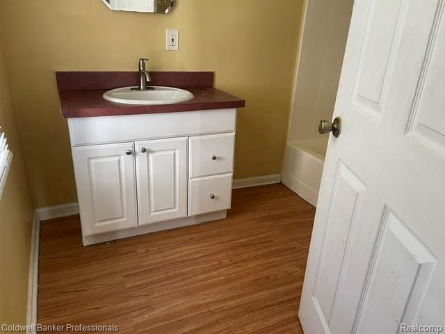 105 S Court Street, Lapeer, MI 48446
