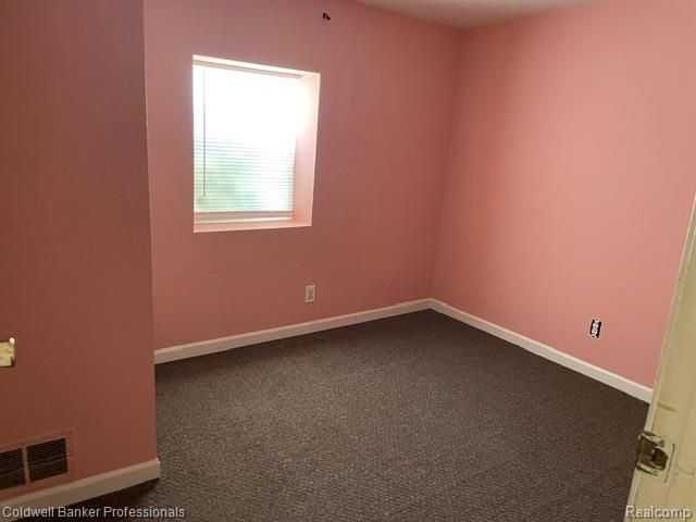 105 S Court Street, Lapeer, MI 48446