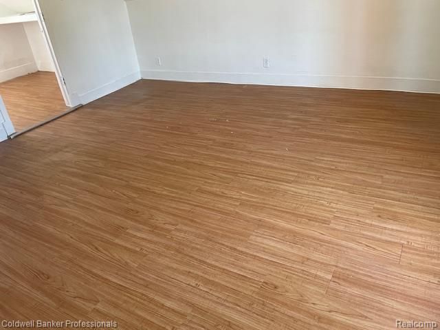 105 S Court Street, Lapeer, MI 48446