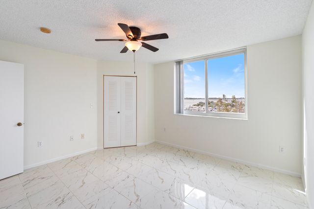 1200 Scotia Drive 404, Hypoluxo, FL 33462