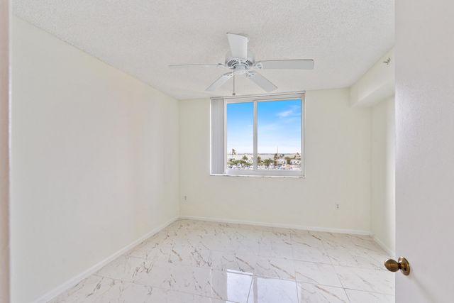 1200 Scotia Drive 404, Hypoluxo, FL 33462