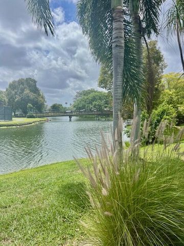 311 Club Drive, Palm Beach Gardens, FL 33418