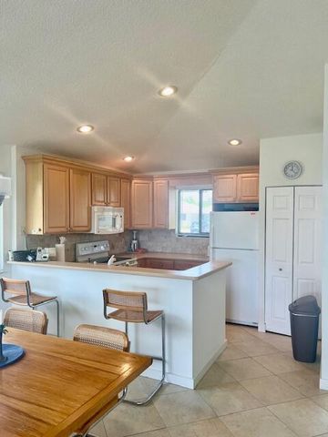 311 Club Drive, Palm Beach Gardens, FL 33418