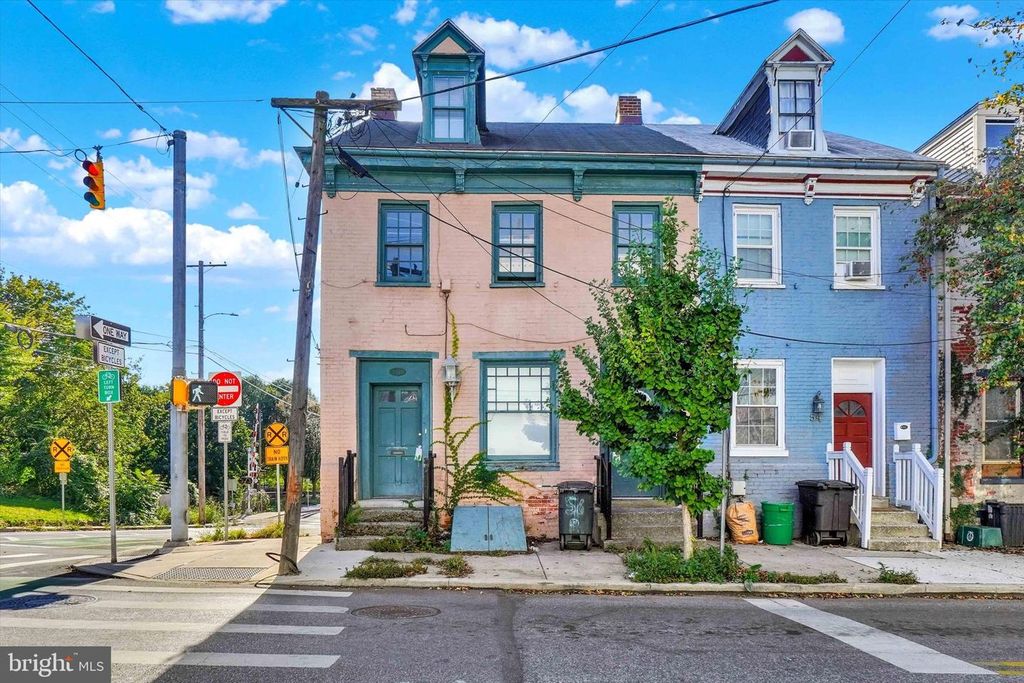 56 S PERSHING AVE, York, PA 17401