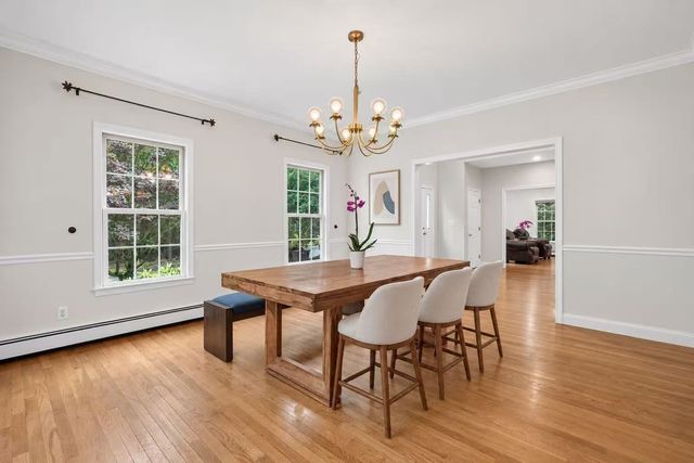 76 Mclean St, Wellesley, MA 02481