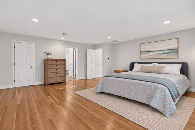 76 Mclean St, Wellesley, MA 02481