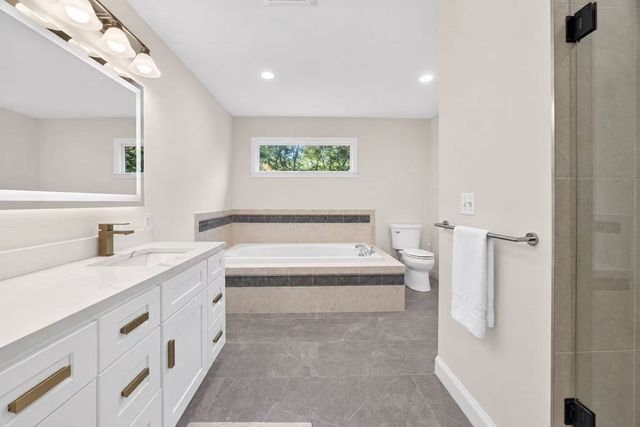 76 Mclean St, Wellesley, MA 02481