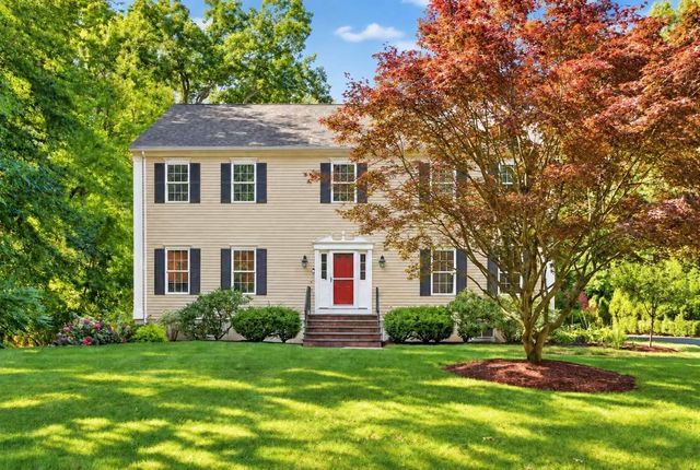 76 Mclean St, Wellesley, MA 02481