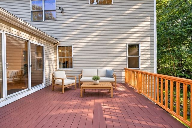 76 Mclean St, Wellesley, MA 02481