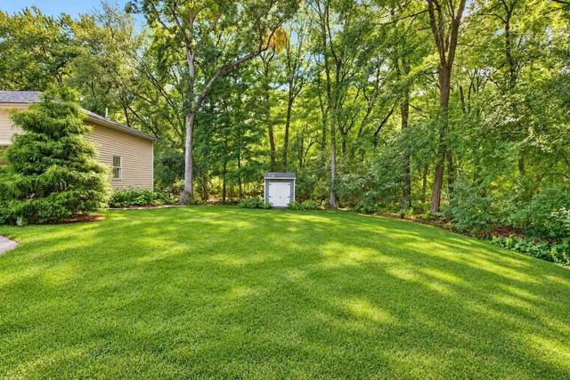 76 Mclean St, Wellesley, MA 02481