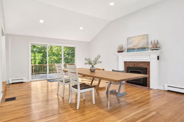 76 Mclean St, Wellesley, MA 02481