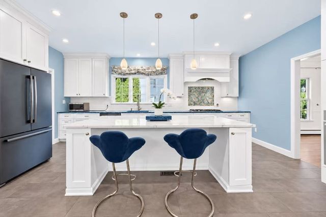 76 Mclean St, Wellesley, MA 02481