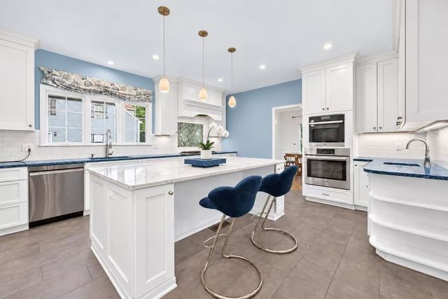 76 Mclean St, Wellesley, MA 02481
