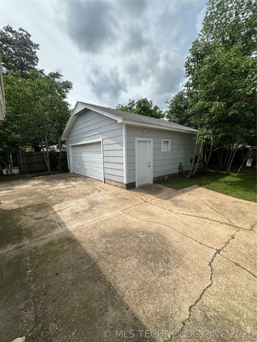 4933 W 2nd Street, Tulsa, OK 74127
