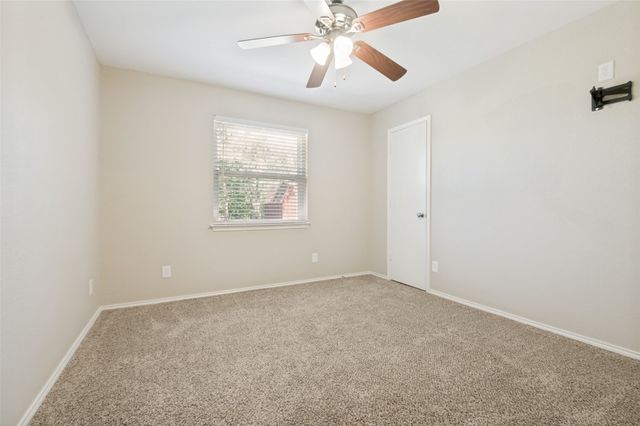211 Willow Creek Court, Mansfield, TX 76063