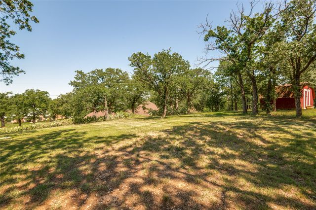 211 Willow Creek Court, Mansfield, TX 76063