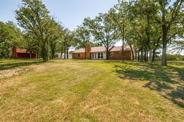 211 Willow Creek Court, Mansfield, TX 76063