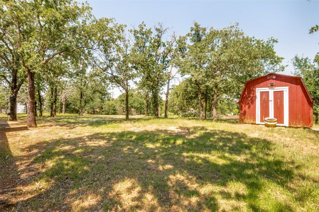 211 Willow Creek Court, Mansfield, TX 76063