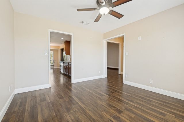211 Willow Creek Court, Mansfield, TX 76063