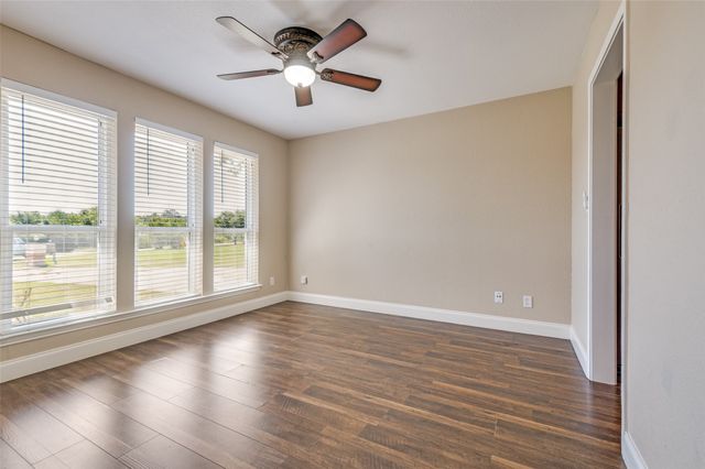 211 Willow Creek Court, Mansfield, TX 76063