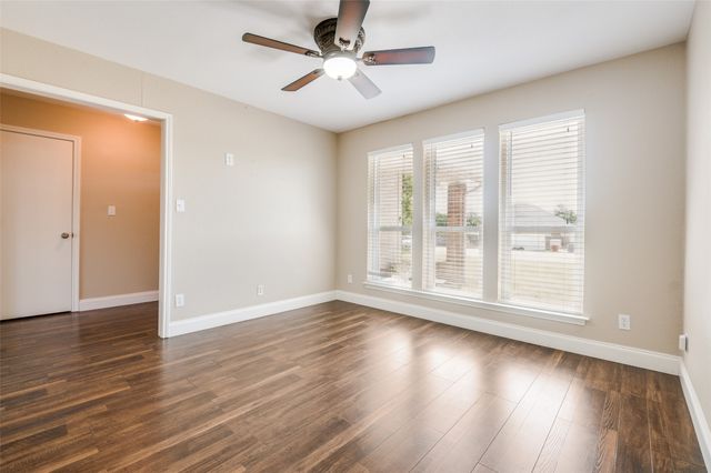 211 Willow Creek Court, Mansfield, TX 76063