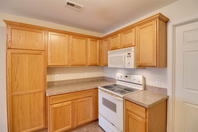 14602 Moravian Manor Circle, Sterling Heights, MI 48312