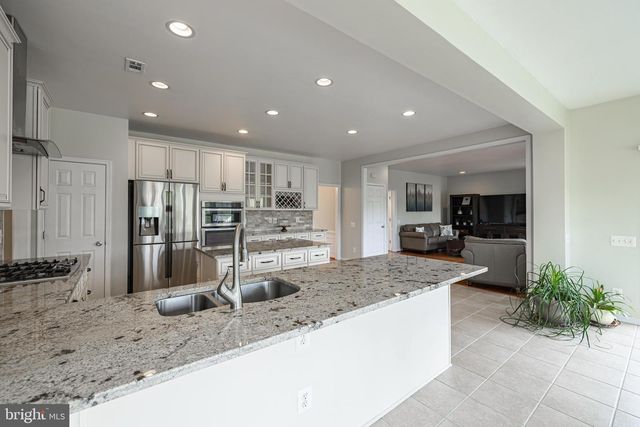 8170 DOUGLAS FIR DR, Lorton, VA 22079