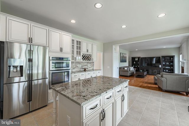 8170 DOUGLAS FIR DR, Lorton, VA 22079