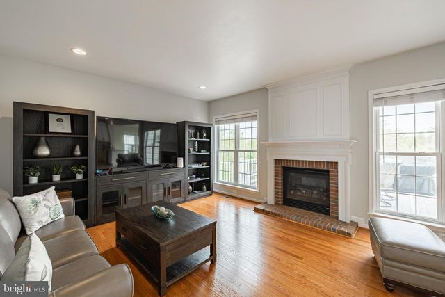 8170 DOUGLAS FIR DR, Lorton, VA 22079
