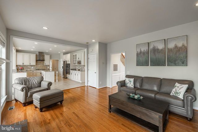 8170 DOUGLAS FIR DR, Lorton, VA 22079