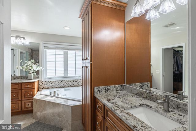 8170 DOUGLAS FIR DR, Lorton, VA 22079