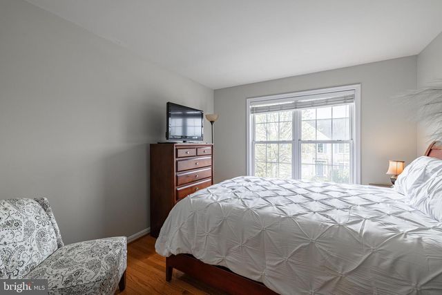 8170 DOUGLAS FIR DR, Lorton, VA 22079