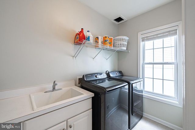 8170 DOUGLAS FIR DR, Lorton, VA 22079