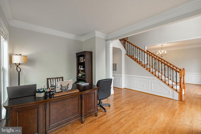 8170 DOUGLAS FIR DR, Lorton, VA 22079